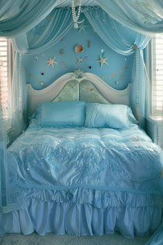 40 Whimsical Girls Bedroom Ideas That Are Adorable and Functional Whimsical Girls Bedroom, Mermaid Themed Bedroom, Mermaid Room Decor, Girls Bedroom Themes, Ocean Bedroom, Teal Mermaid, Ocean Themed Bedroom, Dream Bedroom Inspiration