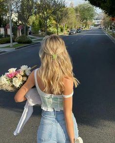 Formal Spring Outfits, Annie Walker, Hairstyle Girl, Outfits Chic, Spring Aesthetic, How To Pose, Blonde Girl, Summer Aesthetic, Photo Inspiration