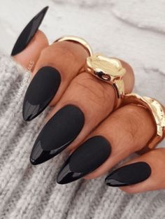 Black Almond Nails, Matte Black Nails, Almond Nails Designs, Black Nail Designs, Chic Nails, Dope Nails, Nail Arts, Matte Nails, Cute Acrylic Nails