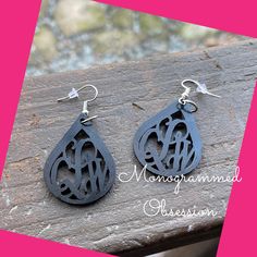 "MONOGRAM EARRING, TEARDROP EARRINGS, PERSONALIZED EARRINGS, HANDMADE >>FREE SHIPPING  >>SHAPE AND SIZE Measures: 1.7\"x1.2\" Plus hooks (includes rubber back) Shape : Teardrop dangle Earring (Pair) >>MATERIALS, AND PROCESSES Customized with your monogram, initials, name, or request. 3D printed using a Plant based, earth friendly Plastic (PLA), and hypoallergenic hardware/hooks, and rubber backs. >>DESCRIPTION  Light weight, and comfortable to wear. Solid color center, fade resistant. Available in 25+ colors. Typically designed with a 3 letter monogram, or 1 letter personalized, but not limited to these options. >>NOTES When ordering, PLEASE PLEASE PLEASE include in your custom information which letter is the last name. I often receive the letters for the monogram in the order of the name, Monogram Earrings, Teardrop Dangle Earrings, Monogram Jewelry, Hanging Earrings, Custom Earrings, Monogram Gifts, Monogram Letters, Teardrop Earrings, Jewelry Earrings Dangle