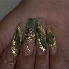 Green And Gold Nail Inspo Acrylic, Jhene Aiko Concert Nail Ideas, Quince Nails Emerald Green And Gold, Wedding Nails Green And Gold, Prom Nails Gold And Green, Nail Green And Gold, Emerald Gold Nails, Jade And Gold Nails, Green With Gold Nails