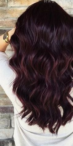 Hair Color Ideas For Brunettes Balayage, Rambut Brunette, Hair Color Burgundy, Burgundy Hair, Trendy Hair Color, Fall Hair Color, Hair Color Dark, Winter Hairstyles