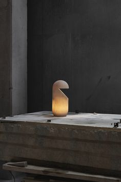 Harria da Argia is a minimalist set of four lamps created by Barcelona-based designer Joshua Linacisoro. Drawing from the designer’s Basque roots, each piece reclaims tradition and a return to craftsmanship. The name itself, Harria da Argia, is a Basque tongue twister meaning ‘stone is light’, which in English implies a duality of a stone being illumination but also weightlessness, a contrasting concept that defines the lamps.