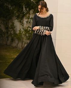 Black Pakistani Dress, Chanderi Anarkali, Tailor Design, Black Frock, Long Frock Designs, Beautiful Black Dresses, Frock Fashion, Pakistani Dresses Casual, Pakistani Fashion Party Wear