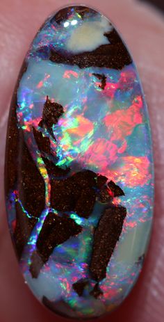 Beautiful Brightboulder Stone Cozy Core, Shiny Rocks, Space House, House Concept, Dnd Items, Lightning Ridge Black Opal, Lightning Ridge Opal, Mermaid Beach, Pretty Rocks