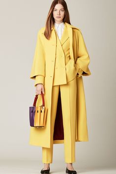 Lady Suits, Monochromatic Colour, Sara Battaglia, Yellow Coat, Yellow Outfit, Woman Suit Fashion, Runway Looks, Fashion 2018