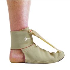 Plantar Fasciitis Heel Support | Art in Aging Facitis Plantar, Plantar Fascia, Foot Pain Relief, Ankle Braces, Holistic Remedies, Natural Lifestyle, Heel Pain, Foot Pain, Bearpaw Boots