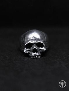 KAPALA RINGReady stock on Pewter materialSterling Silver 925 Made by orderShip from Jakarta, Indonesia.Standard shipping use DHL Global Mail takes 10 to 15 days.Express Shipping use DHL Express takes 4 to 7 working days.kindly chat me on conversation for any questionThanks for visiting my gallery. Symbolic Hand Cast Skull Ring, Handmade Punk Skull Rings, Hand Cast Skull Ring Gift, Hand Cast Skull Ring For Gift, Silver Symbolic Skull Ring For Halloween, Symbolic Silver Skull Ring For Halloween, Hand-cast Skull Ring For Gift, Handmade Gothic Skull Ring, Silver Skull Ring Collectible