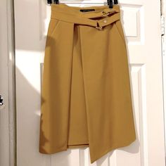 Classic High Slip Camel Skirt. This Skirt Is When Zara Used To Make A Good Quality Clothing. Zara Leather Skirt, Red Denim Skirt, Pink Lace Skirt, Camel Skirts, Brown Mini Skirt, Skirts Flowy, Pink Pleated Skirt, Grey Mini Skirt, Green Mini Skirt