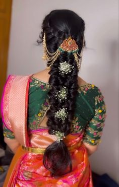 Hairstyles For Engagement Indian, Baby Shower Hair Styles, South Indian Bridal Hairstyles, Indian Bridal Hairstyle, Bridal Hairstyle Ideas, Messy Braided Hairstyles, Simple Bridal Hairstyle, South Indian Wedding Hairstyles, Hair Style On Saree