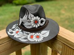 "Handmade FREE USA 🇺🇸 SHIPPING (FedEx) Size L (23\")" Embellished Cowboy Hat, Mexican Hat, Painted Hats, Beach Hats, Different Hats, Beautiful Belts, Hat Ideas, Diy Hat, Fancy Hats