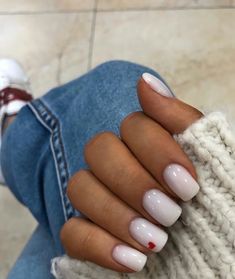 Neutral Manicure Ideas Minimalist Nails, Short Valentines Day Nails Acrylic Square, Short Gel Nails Valentines Day, Short February Nails, Valentine Nails Simple, Valentine Short Nails, Valentines Day Pedicure, Natural Valentines Nails, Valentines Day Dip Nails