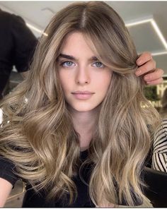 Bronde Balayage Haircolor, Blonde Hair Color Straight, Dirty Blonde Hair Pale Skin, Blonde Balayage Pale Skin, Honey Blonde Hair Pale Skin, Blonde Hair For Pale Skin, Dark Dirty Blonde, Neutral Blonde Hair, Mousy Brown Hair