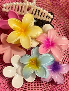 Clip Claw, Summer Stuff, Hair Clamps, Hair Claws, Claw Clips, Flower Clip, Flower Hair Clips, Spanish Style, Hair Claws & Clips