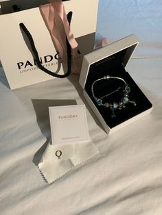 Charm Bracelet Pandora, Pandora Shop, Charms Pandora, Iphone Obsession, Bracelet Pandora, Aesthetic Indie, Pandora Bracelet Charms, Luxury Flowers, Lv Handbags