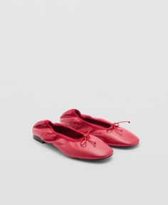 in stock Red Ballet Flats, Bow Women, Red Flats, Mango Outlet, Decorative Bows, Leather Flat Shoes, Bow Flats, Leather Ballet Flats, Red Bow