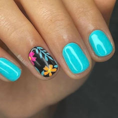 short nail design: turquoise short nails with flowers Mood Nail Designs, Manicure Ideas For Short Nails Summer, Manicure Ideas For Summer, Cute Funky Nails Simple, Summer Nails Flower Design, Gel Nails Ideas Short Summer Simple, Simple Short Summer Nails, Short Tropical Nails, Fun Short Nail Designs