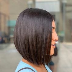 Graduated Bob Hairstyles, Melena Bob, Graduation Hair, Graduated Bob Haircuts, Graduated Bob, Short Hair Model, Silver Blonde Hair