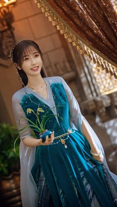 Fantasy Western, Traditional Asian Dress, Esther Yu, Traditional Outfit, Chinese Art Girl, Chinese Traditional, Asian Outfits, Chinese Drama, Traditional Dress