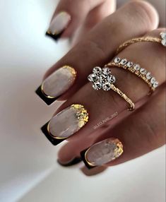 More ideas in our app Leya Fingernails Painted, New Years Nail Designs, Elegant Nail Designs, Her Nails, Pretty Nail Art Designs, Glam Nails, New Year's Nails, Beautiful Nail Art