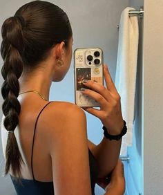 Rambut Brunette, Slicked Back Hair, Foto Tips, Sleek Hairstyles, Brunette Hair