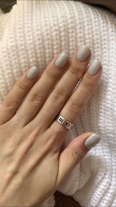 Muted Spring Nails, Simple Neutral Fall Nails, Nail Color For Cool Skin Tone, Accessories Wallpaper, Wallpaper Food, Food Makeup, Aesthetic Motivation, Nails Yellow, Hello Nails