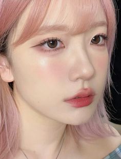 Makeup Looks Chinese, Pink Makeup Looks, Asian Makeup Looks, Soft Makeup Looks, Makeup Accesories, Ethereal Makeup, Colorful Eye Makeup, Cute Makeup Looks, Asian Eye Makeup