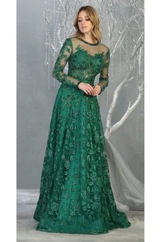 This red carpet formal gown features, embellishment on embroidered front, back, and long sleeve, has A-line skirt. 4 6 8 10 12 14 16 18 20 BUST 33 34 36 38 40 43 46 49 50 WAIST 25 26 28 30 32 35 38 40 42 HIP 37 38 40 42 44 47 50 52 54 Red Carpet Formal, Hunter Green Dresses, Muslim Evening Dresses, May Queen, Military Ball, Bride Groom Dress, Red Gowns, Long Sleeve Sequin, Lace Neckline