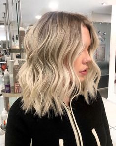 Blonde Balayage Mid Length, Blonde Balayage Short Hair, Blonde Balayage Short, Vanilla Blonde Balayage, Mid Length Blonde Hair, Balayage Short Hair, Beige Blonde Hair, Mid Length Blonde, Blond Balayage