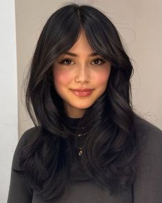 subtle bangs, cute haircuts, side bangs, french bangs Brown Haircut With Bangs, Side Bangs Black Hair, Expresso Hair Colors, Haircuts Side Bangs, How To Cut Side Bangs, Hidden Bangs, Straight Black Hair With Bangs, French Cut Hair, Haircuts For Fall