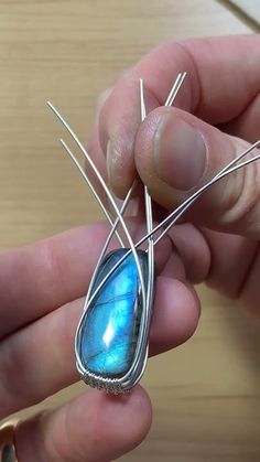 How To Wire Wrap Rocks For Beginners, Wire And Bead Jewelry Tutorials, Tutorial Wire Wrapping, Wire Wrapping Oval Stones, Stone Wire Wrapping Tutorial, Wire Pendant Diy Simple, Wire Wrapped Tumbled Stone, Simple Wire Wrapped Pendant Tutorial, Wire Wrap Stones Tutorial