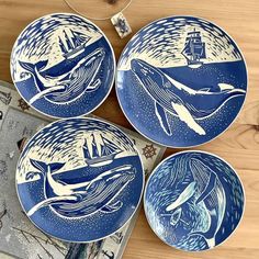 Ceramic Plates Designs, Ceramic Plates Art, Diy Pottery Painting, Pottery Animals, White Pottery, Blue Pottery, Diy Pottery, Ceramics Pottery Art, Pottery Sculpture