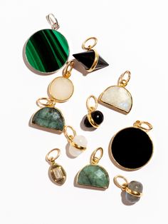 It's rare to find a pendant with the unique blend of modern, organic and bold. The Jessica pendants are that and more! Large, high polished gemstones are set in a substantial bezel to give these pendants a look that can go easy casual to dress up date night. Malachite Healing Properties: Self-WorthCommitmentWillpower Metal: Vermeil or Sterling Silver Pendant Stone: MalachitePendant dimension: 19 mm Modern Everyday Jewelry With Gemstones, Modern Everyday Gemstone Jewelry, Modern Green Jewelry With Gemstone Accents, Modern Jewelry With Large Round Stone, Modern Round Jewelry With Large Stone, Modern Gemstones With Gemstone Accents For Gift, Modern Round Natural Stone Necklaces, Modern Gold Jewelry With Round Stone, Modern Green Round Pendant Jewelry