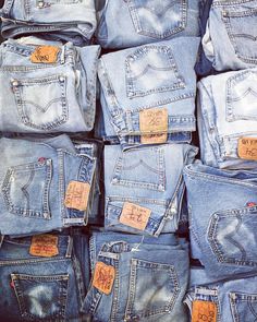 vintage @levisbrand  soon to be RE/DONE . . 1990 Style, Denim Looks, Looks Jeans, Denim On Denim, All Jeans, Vintage Levis Jeans, Fall Denim, Jacket Outfit