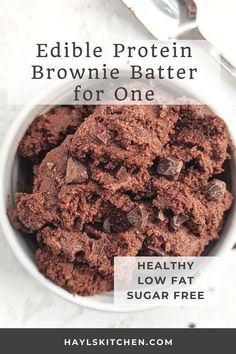 Quick and easy no bake Edible Protein Brownie Batter for one made in under 2 minutes! This single serve chocolate protein brownie batter uses protein powder for a sweetener, is gluten free, Vegan and an overall healthy snack, dessert or post workout treat. Brownie Batter For One, Protein Brownie Batter, Protein Powder Brownies, Dessert With Chocolate, Protein Brownie, Dairy Free Brownies