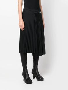 VETEMENTS Pleated Midi Skirt - Farfetch Pleated Skirt Midi, Midi Skirt Black, Pleated Drapes, Black Pleated Skirt, Designer Drapes, Skirt Midi, Midi Length Skirts, Black Midi Skirt, Pleated Midi Skirt