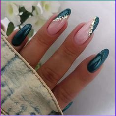 After fur nails, you probably thought that you had seen all the craziest nail art ideas. Mint Green Nails, Press On Nails Medium, Green Nail Designs, Nail Art For Beginners, French Nail Art, Nice Nails, Nails Medium, Nail Length, Clean Nails