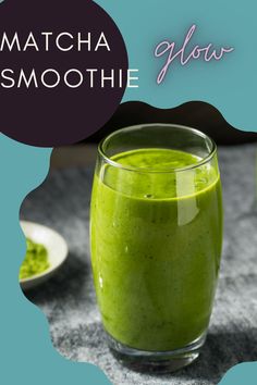 a green smoothie in a glass with the words matcha smootie below it