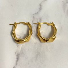 This product is avalilable to pick up in our Miami Lakes store.Features:Karat: 14K Gold.Color: Yellow Gold.Weight: 3grLength: 0.6 inches Gold Chunky Earrings, Chunky Earrings, 18k Gold Earrings, Linking Rings, 14k Gold Necklace, Gold Hoops, Heart Bracelet, Fit Inspo, 10k Gold