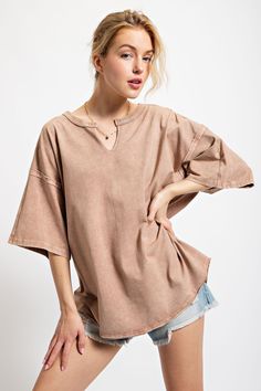 Easel Cotton Jersey Oversized Top in Camel Umgee Clothing, Consuela Bags, Umgee Dress, Notched Neckline, Umgee Tops, Outfits Spring, Love Clothing, Oversized Top, Sweater Making