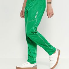 Mens, Kelly Green, Xl. Athletic / Sports Wear, Perfect For Skateboarding And Basketball Or Just Relaxing. Cased Elastic Waistband, Concealed Side Pockets With 3m-Reflective Piping And Stitched Creased Legs. Brand New With Tags. Sporty Green Pants With Elastic Side Panels, Sporty Green Straight Leg Sweatpants, Green Straight Leg Sporty Sweatpants, Green Sporty Straight Leg Sweatpants, Sporty Green Cargo Pants, Sporty Green Straight Leg Pants, Lulu Joggers, Nike Pants Mens, Nike Grey Sweatpants