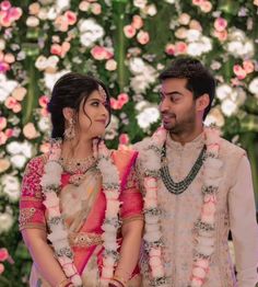 Bride And Groom Garland Indian, Reception Garlands For Bride And Groom, Reception Garland South Indian, Saree For Engagement Brides, Engagement Couple Dress, Engagement Dress For Groom, Indian Wedding Reception Outfits