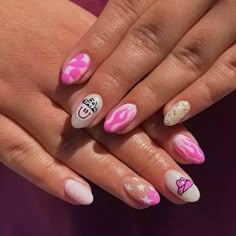 Pink Couture: Merging High Fashion with Pink Nail Elegance #glaminati #nails #nailart #naildesigns #frenchnails #coffinnails #almondnails #ombrenails #gelnailcolors #gelnails #acrylicnails #trendynails #pinknails #babypinknails #rosenails Nail Designs In Pink, Nashville Nails, Cowgirl Nails, Rodeo Nails, Pink Couture, Cowboy Nails, Concert Nails, Boho Nails