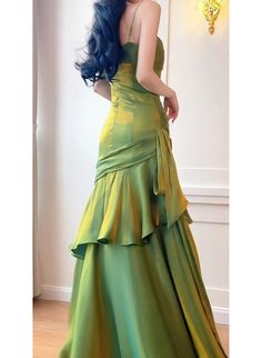 Party Dress Green, Green Silhouette, Green Formal Dress, Green Formal Dresses, Prom Season, Multi Way Dress, Velvet Prom Dress, Floral Dress Formal, Color Rush