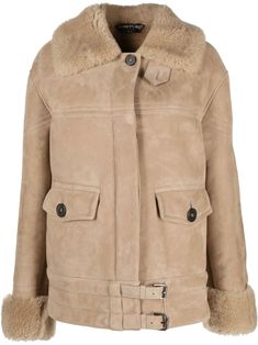 single-breasted shearling-trim jacket from TOM FORD featuring beige, shearling trim, classic collar, long sleeves, front zip fastening and two front flap pockets. Tom Ford Clothing, Trim Jacket, Airport Fashion, Shearling Jacket, Faux Fur Jacket, Lady Dior, Flap Pocket, Tom Ford, Valentino Garavani