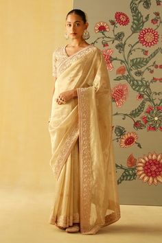 Gold saree with floral dabka zardosi embroidered border. Paired with a floral jaal embroidery. - Aza Fashions Saree Gowns, Cotton Sarees Handloom, Scallop Border, Chanderi Saree, Floral Saree, Lehenga Saree, Pattern Embroidery, Gold Silk, Blouse For Women