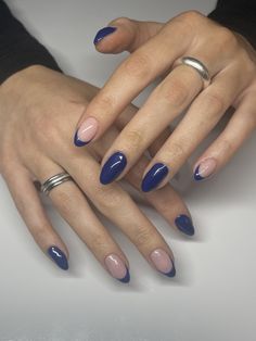 Press on nails featuring navy blue french tips!   These press ons include a set of 10 hand-painted, high quality tips with professional gel polish, as well as everything needed to apply. Press on nails can last for over two weeks with proper application and care. Please select personalization to customize the size. Made to order with love; Due to handmade nature of item, design may vary slightly. Hoco Nails, Sheer Nails, Fall Nail Ideas, Cute Nails For Fall, Minimalist Nails, Fall Nail, Chic Nails, Fall Nails