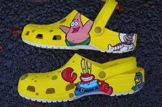 Spongebob Crocs, Painted Crocs, Shoe Customs, Shoe Customization, Crocs Aesthetic, Shoe Painting, Fun Slippers, Beautiful Dog Breeds, Crocs Fashion