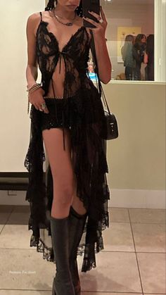 Dark Nymph Outfits, Ptv Concert, Red And Black Heels, Glitter Goth, Enhypen Concert, Hot Outfit Ideas, Street Mode, Being Brave