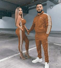 Celebrity Athleisure, Velvet Sleepwear, Couples Matching Outfits Swag, Paris Couple, Couples Outfits, Couple Outfit Ideas, Cowgirl Style Outfits, Boyfriend Outfit, Romantic Couple Kissing